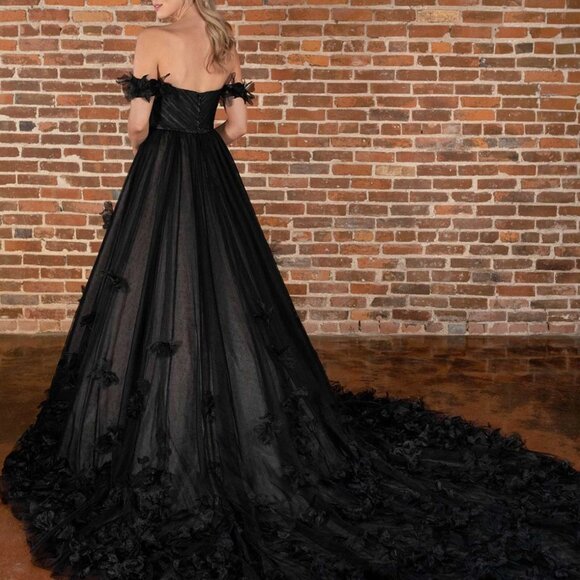 BLACK WEDDING DRESS : ESSENSE OF AUSTRALIA  D3734 - Picture 14 of 15